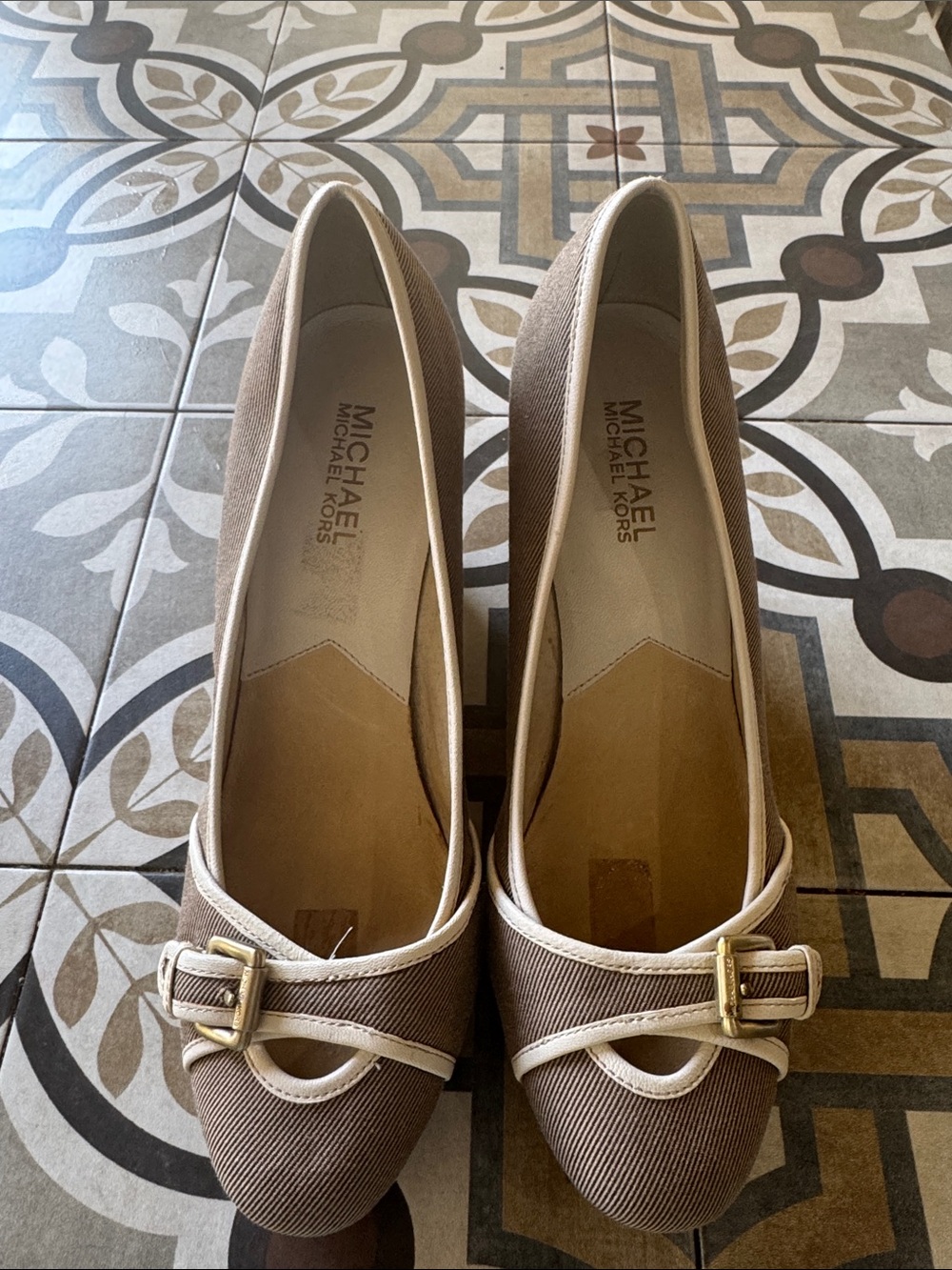 Michael Kors Reese closed toed wedges 8.5